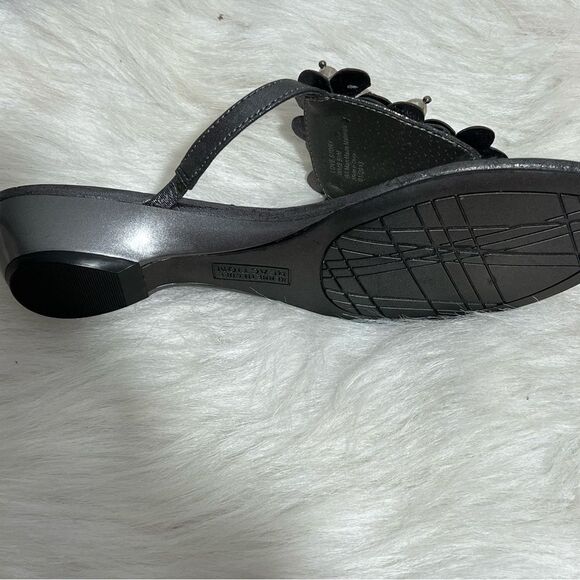 Kenneth Cole Reaction Love Story Women's Gray Beaded Sandals -- 9.5 - Picture 5 of 8